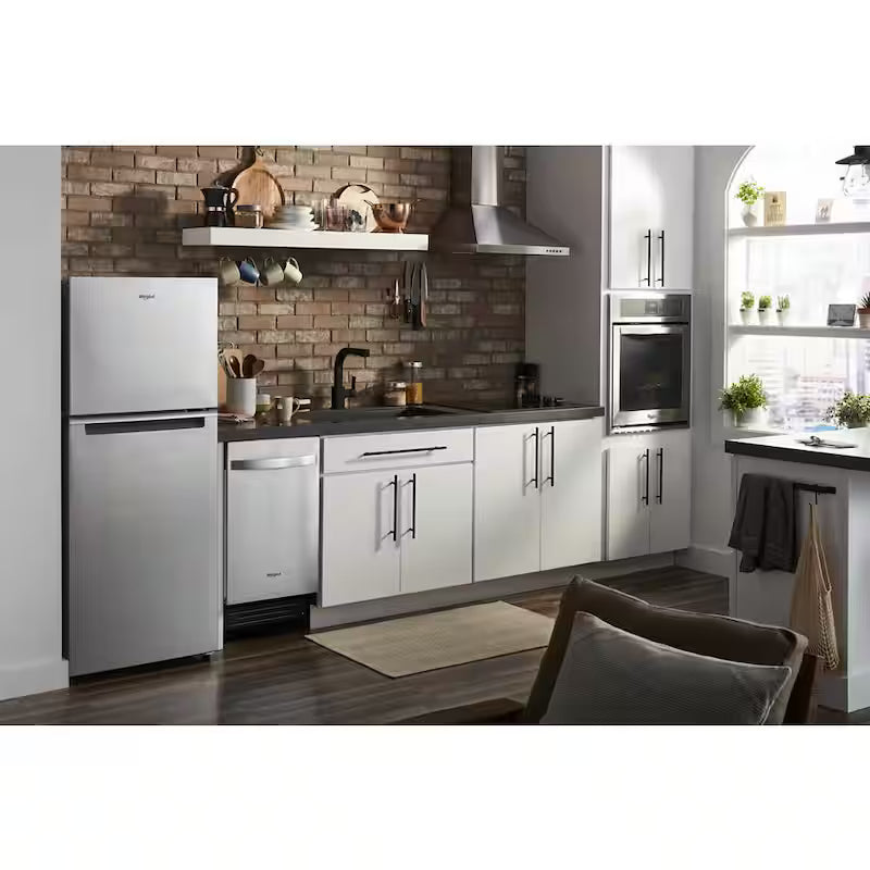 Counter Depth Top Freezer Refrigerator C119