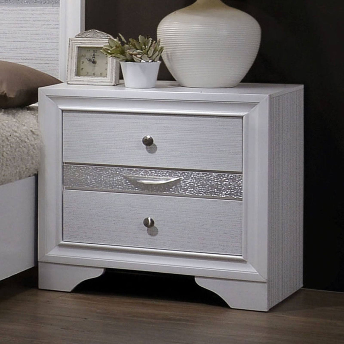 White Night Stand H643