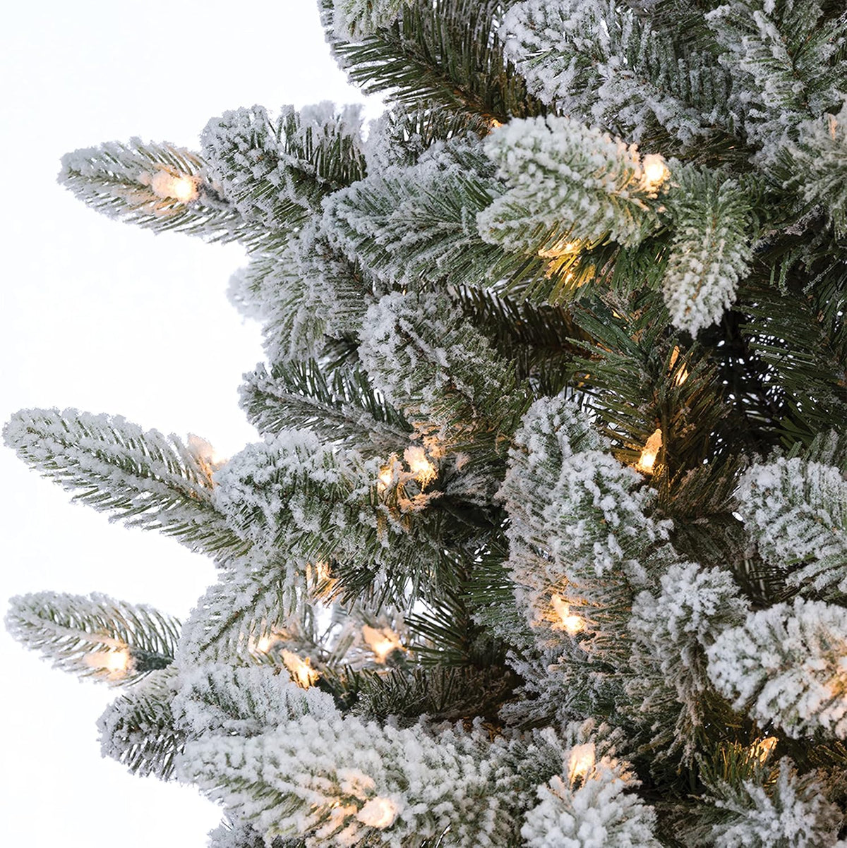 7.5-Foot Flocked Natural Cut Swiss Mountain Fir with 800 Clear Lights H195865