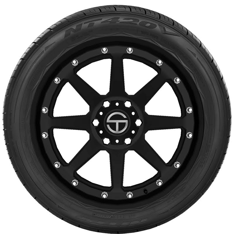 All-Season 305/50-20 Tire N836