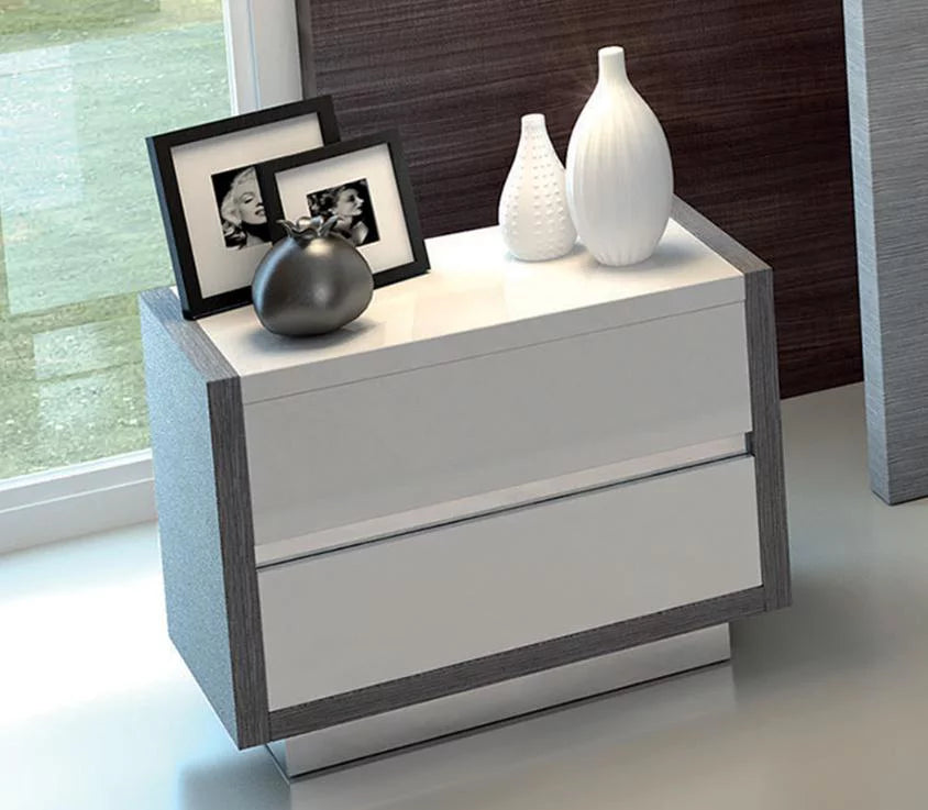 Glossy White Silver King Bedroom Set 2Ps B66079